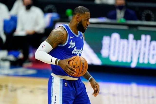 皮特森48分新疆取4连胜 林庭谦16分天津3连败